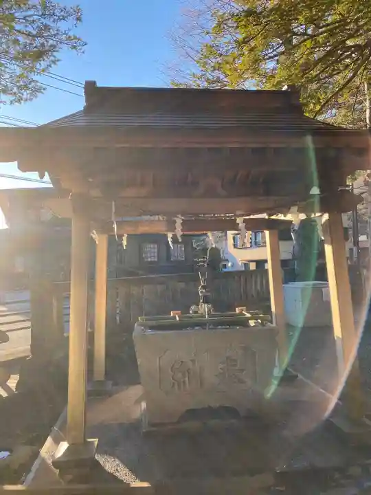 淺間神社(忍野八海)の手水舎