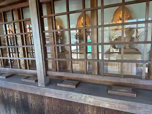 泉増院の末社・摂社