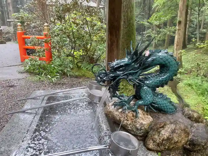 御岩神社の手水舎