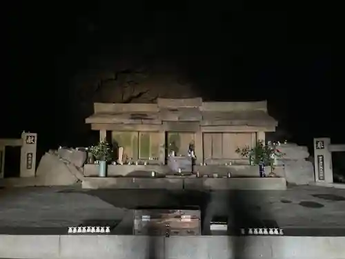 御厨人窟・神明窟の本殿・本堂