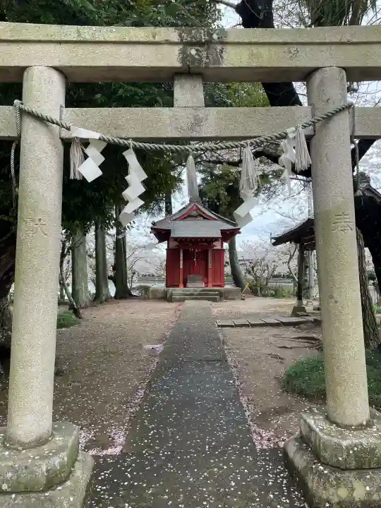 厳島神社 谷弁財天の{uncategorized: "未分類", other: "その他", undefined: "問題あり", building: "その他建物", grave: "お墓", sacred_gate: "鳥居", guardian: "狛犬", statue: "像", buddha: "仏像", history: "歴史", nature: "自然", garden: "庭園", animal: "動物", pagoda: "塔", temizu: "手水舎", mountain_gate: "山門・神門", sanctuary: "本殿・本堂", subordinate: "末社・摂社", art: "芸術", scenery: "景色", jizo: "地蔵", ema: "絵馬", goshuin: "御朱印", omikuji: "おみくじ", items: "授与品その他", amulet: "お守り", goshuincho: "御朱印帳", eats: "食事", festival: "お祭り", votive_dance: "神楽", shichigosan: "七五三参", wedding: "結婚式", experience: "体験その他", initially: "初詣", around: "周辺", anti_infection: "感染症対策"}
