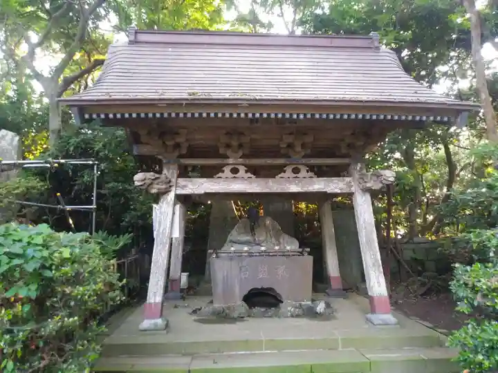 川口神社の手水舎