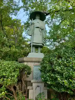 国分寺の像