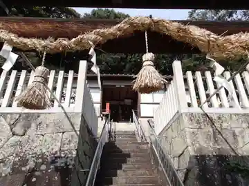平群神社の本殿・本堂
