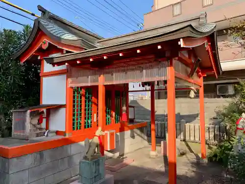 駒竹稲荷神社の本殿