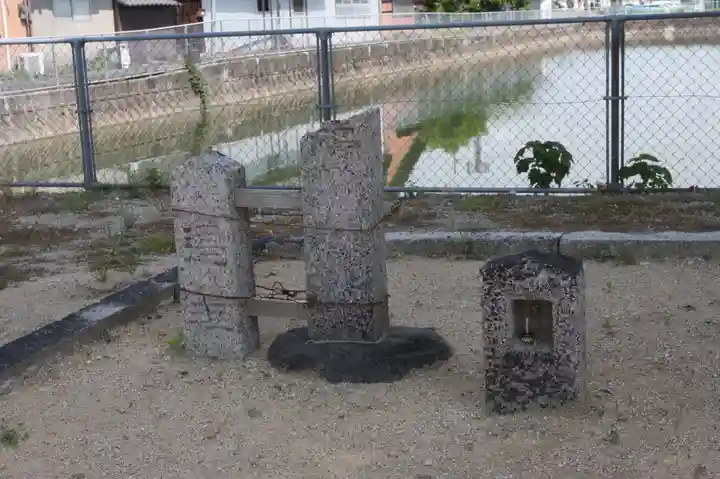 地蔵尊(阪手池南鎮座)(奈良県)