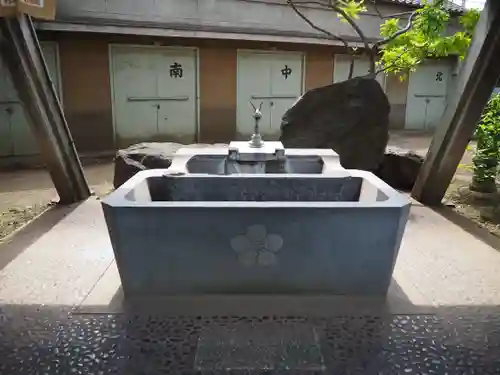 新井天神北野神社の手水舎