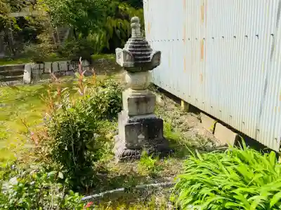 伊勢廻寺の{uncategorized: "未分類", other: "その他", undefined: "問題あり", building: "その他建物", grave: "お墓", sacred_gate: "鳥居", guardian: "狛犬", statue: "像", buddha: "仏像", history: "歴史", nature: "自然", garden: "庭園", animal: "動物", pagoda: "塔", temizu: "手水舎", mountain_gate: "山門・神門", sanctuary: "本殿・本堂", subordinate: "末社・摂社", art: "芸術", scenery: "景色", jizo: "地蔵", ema: "絵馬", goshuin: "御朱印", omikuji: "おみくじ", items: "授与品その他", amulet: "お守り", goshuincho: "御朱印帳", eats: "食事", festival: "お祭り", votive_dance: "神楽", shichigosan: "七五三参", wedding: "結婚式", experience: "体験その他", initially: "初詣", around: "周辺", anti_infection: "感染症対策"}