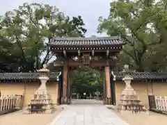 西宮神社の山門