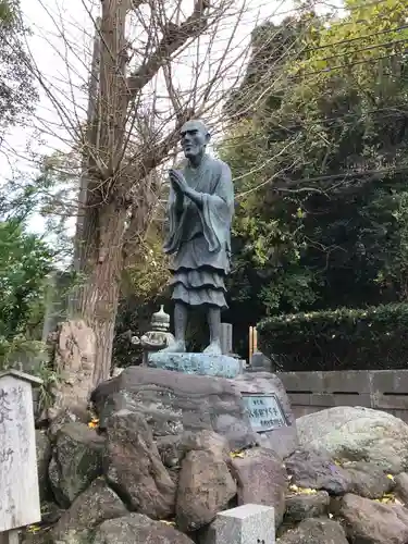 光触寺の像