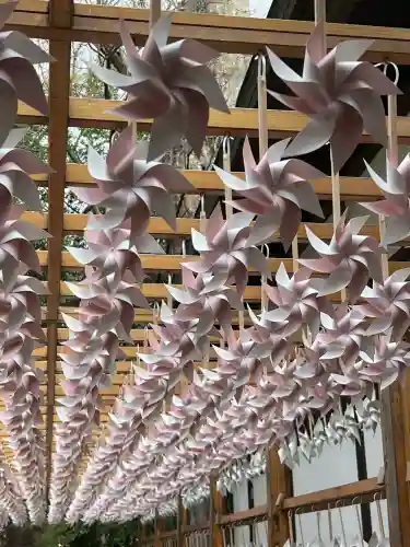 川越氷川神社の{uncategorized: "未分類", other: "その他", undefined: "問題あり", building: "その他建物", grave: "お墓", sacred_gate: "鳥居", guardian: "狛犬", statue: "像", buddha: "仏像", history: "歴史", nature: "自然", garden: "庭園", animal: "動物", pagoda: "塔", temizu: "手水舎", mountain_gate: "山門・神門", sanctuary: "本殿・本堂", subordinate: "末社・摂社", art: "芸術", scenery: "景色", jizo: "地蔵", ema: "絵馬", goshuin: "御朱印", omikuji: "おみくじ", items: "授与品その他", amulet: "お守り", goshuincho: "御朱印帳", eats: "食事", festival: "お祭り", votive_dance: "神楽", shichigosan: "七五三参", wedding: "結婚式", experience: "体験その他", initially: "初詣", around: "周辺", anti_infection: "感染症対策"}