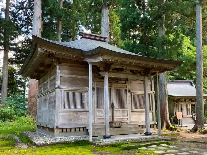 出羽神社(出羽三山神社)~三神合祭殿~のその他建物