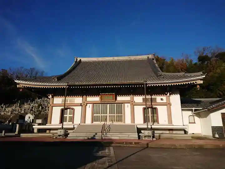 極楽寺の本殿・本堂