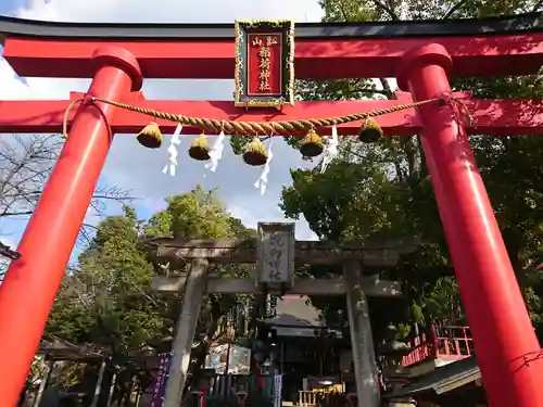 瓢箪山稲荷神社の鳥居