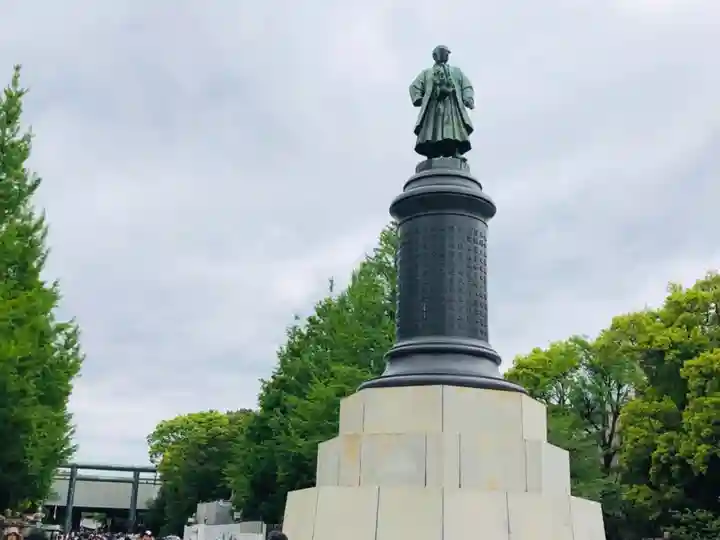 靖國神社の像
