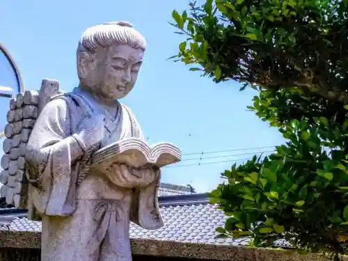 白鳥神社の像