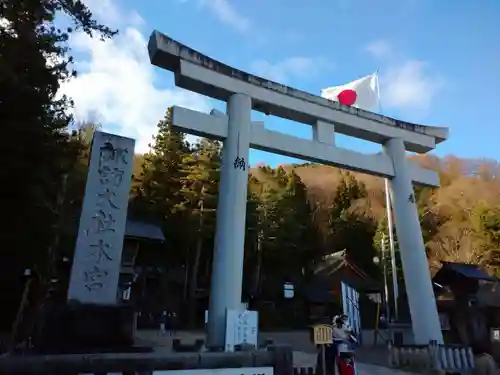 諏訪大社の鳥居