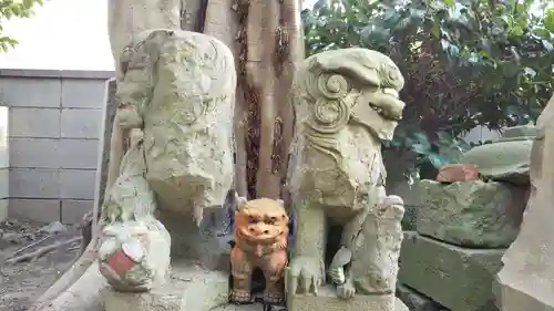 穴川神社の狛犬