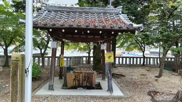 本土神社の手水舎