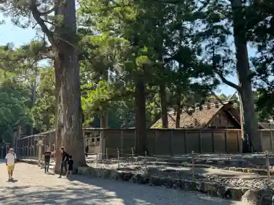 伊勢神宮外宮(豊受大神宮)の{uncategorized: "未分類", other: "その他", undefined: "問題あり", building: "その他建物", grave: "お墓", sacred_gate: "鳥居", guardian: "狛犬", statue: "像", buddha: "仏像", history: "歴史", nature: "自然", garden: "庭園", animal: "動物", pagoda: "塔", temizu: "手水舎", mountain_gate: "山門・神門", sanctuary: "本殿・本堂", subordinate: "末社・摂社", art: "芸術", scenery: "景色", jizo: "地蔵", ema: "絵馬", goshuin: "御朱印", omikuji: "おみくじ", items: "授与品その他", amulet: "お守り", goshuincho: "御朱印帳", eats: "食事", festival: "お祭り", votive_dance: "神楽", shichigosan: "七五三参", wedding: "結婚式", experience: "体験その他", initially: "初詣", around: "周辺", anti_infection: "感染症対策"}
