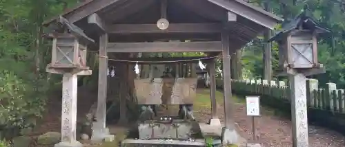 仁科神明宮の{uncategorized: "未分類", other: "その他", undefined: "問題あり", building: "その他建物", grave: "お墓", sacred_gate: "鳥居", guardian: "狛犬", statue: "像", buddha: "仏像", history: "歴史", nature: "自然", garden: "庭園", animal: "動物", pagoda: "塔", temizu: "手水舎", mountain_gate: "山門・神門", sanctuary: "本殿・本堂", subordinate: "末社・摂社", art: "芸術", scenery: "景色", jizo: "地蔵", ema: "絵馬", goshuin: "御朱印", omikuji: "おみくじ", items: "授与品その他", amulet: "お守り", goshuincho: "御朱印帳", eats: "食事", festival: "お祭り", votive_dance: "神楽", shichigosan: "七五三参", wedding: "結婚式", experience: "体験その他", initially: "初詣", around: "周辺", anti_infection: "感染症対策"}