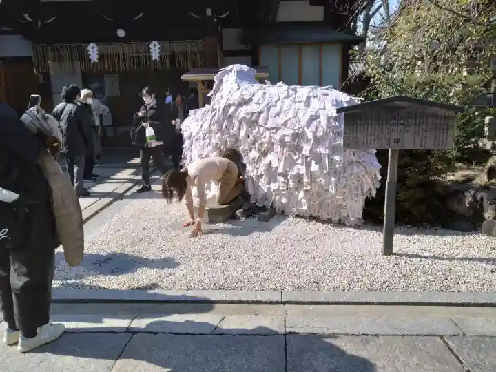 安井金比羅宮の{uncategorized: "未分類", other: "その他", undefined: "問題あり", building: "その他建物", grave: "お墓", sacred_gate: "鳥居", guardian: "狛犬", statue: "像", buddha: "仏像", history: "歴史", nature: "自然", garden: "庭園", animal: "動物", pagoda: "塔", temizu: "手水舎", mountain_gate: "山門・神門", sanctuary: "本殿・本堂", subordinate: "末社・摂社", art: "芸術", scenery: "景色", jizo: "地蔵", ema: "絵馬", goshuin: "御朱印", omikuji: "おみくじ", items: "授与品その他", amulet: "お守り", goshuincho: "御朱印帳", eats: "食事", festival: "お祭り", votive_dance: "神楽", shichigosan: "七五三参", wedding: "結婚式", experience: "体験その他", initially: "初詣", around: "周辺", anti_infection: "感染症対策"}