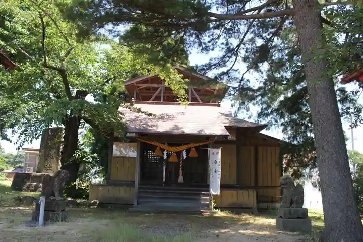 鳥海神社の本殿・本堂