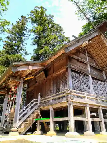 神明社の本殿