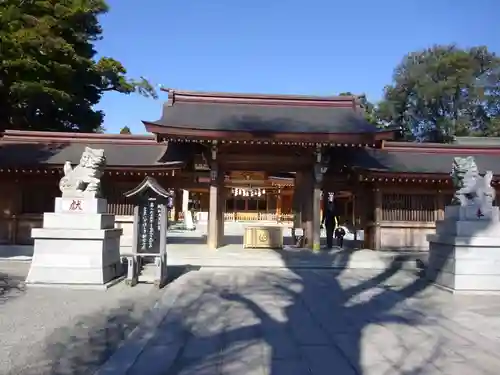 亀ケ池八幡宮の山門・神門