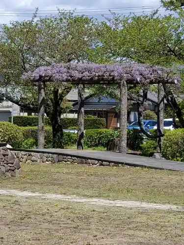 玉敷神社の庭園