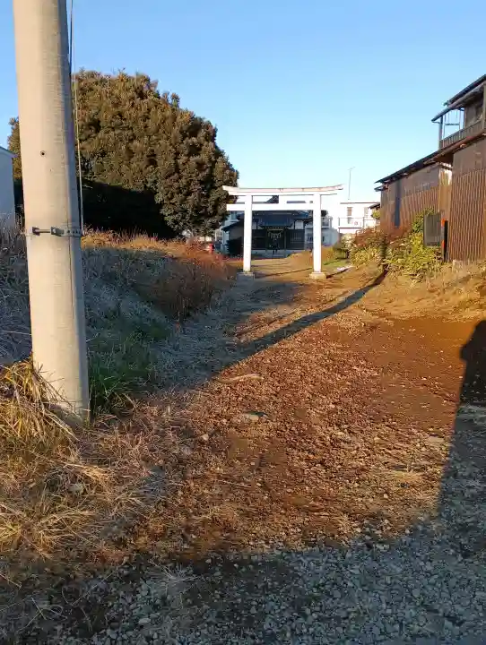 青龍神社の{uncategorized: "未分類", other: "その他", undefined: "問題あり", building: "その他建物", grave: "お墓", sacred_gate: "鳥居", guardian: "狛犬", statue: "像", buddha: "仏像", history: "歴史", nature: "自然", garden: "庭園", animal: "動物", pagoda: "塔", temizu: "手水舎", mountain_gate: "山門・神門", sanctuary: "本殿・本堂", subordinate: "末社・摂社", art: "芸術", scenery: "景色", jizo: "地蔵", ema: "絵馬", goshuin: "御朱印", omikuji: "おみくじ", items: "授与品その他", amulet: "お守り", goshuincho: "御朱印帳", eats: "食事", festival: "お祭り", votive_dance: "神楽", shichigosan: "七五三参", wedding: "結婚式", experience: "体験その他", initially: "初詣", around: "周辺", anti_infection: "感染症対策"}