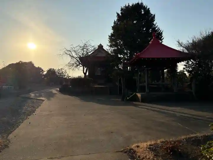 若宮神社の{uncategorized: "未分類", other: "その他", undefined: "問題あり", building: "その他建物", grave: "お墓", sacred_gate: "鳥居", guardian: "狛犬", statue: "像", buddha: "仏像", history: "歴史", nature: "自然", garden: "庭園", animal: "動物", pagoda: "塔", temizu: "手水舎", mountain_gate: "山門・神門", sanctuary: "本殿・本堂", subordinate: "末社・摂社", art: "芸術", scenery: "景色", jizo: "地蔵", ema: "絵馬", goshuin: "御朱印", omikuji: "おみくじ", items: "授与品その他", amulet: "お守り", goshuincho: "御朱印帳", eats: "食事", festival: "お祭り", votive_dance: "神楽", shichigosan: "七五三参", wedding: "結婚式", experience: "体験その他", initially: "初詣", around: "周辺", anti_infection: "感染症対策"}