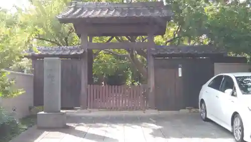竜巌寺の山門・神門