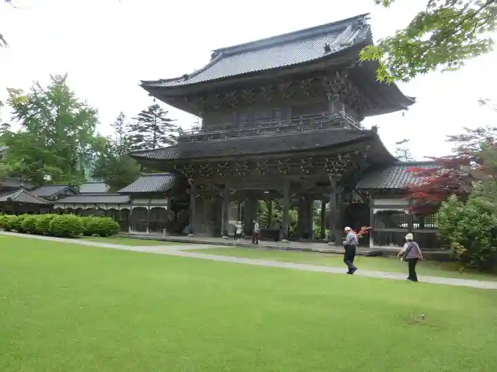 総持寺祖院の山門・神門