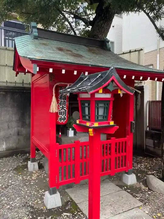馬場子育稲荷神社の{uncategorized: "未分類", other: "その他", undefined: "問題あり", building: "その他建物", grave: "お墓", sacred_gate: "鳥居", guardian: "狛犬", statue: "像", buddha: "仏像", history: "歴史", nature: "自然", garden: "庭園", animal: "動物", pagoda: "塔", temizu: "手水舎", mountain_gate: "山門・神門", sanctuary: "本殿・本堂", subordinate: "末社・摂社", art: "芸術", scenery: "景色", jizo: "地蔵", ema: "絵馬", goshuin: "御朱印", omikuji: "おみくじ", items: "授与品その他", amulet: "お守り", goshuincho: "御朱印帳", eats: "食事", festival: "お祭り", votive_dance: "神楽", shichigosan: "七五三参", wedding: "結婚式", experience: "体験その他", initially: "初詣", around: "周辺", anti_infection: "感染症対策"}
