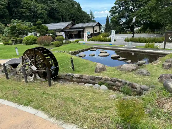 諏訪大社上社前宮の景色