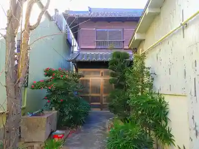 堅誓寺の本殿・本堂