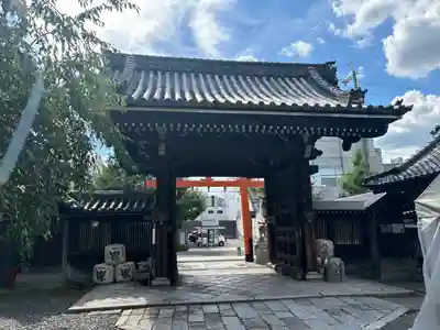 下御霊神社の山門・神門