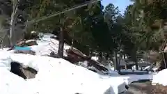 根折神社の建物その他