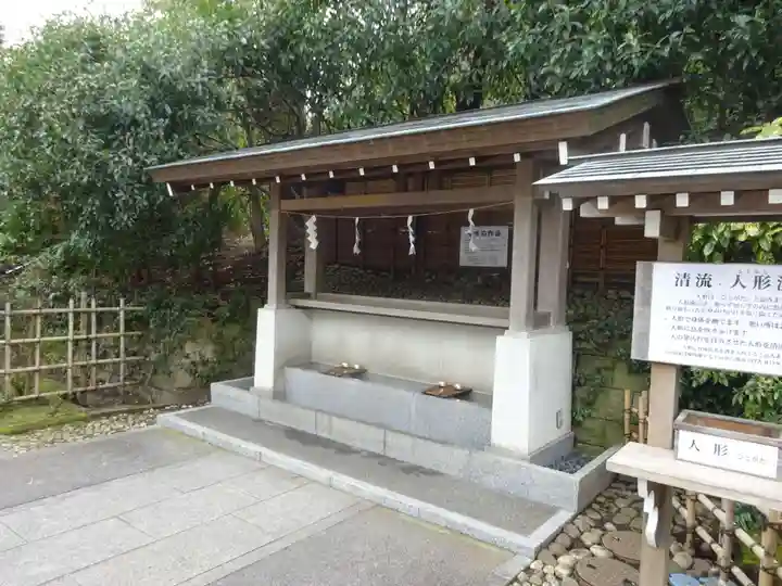 神明社の手水舎