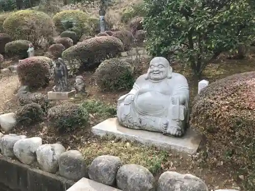 宝泉寺の像