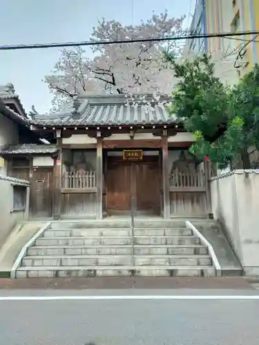 観音寺の山門