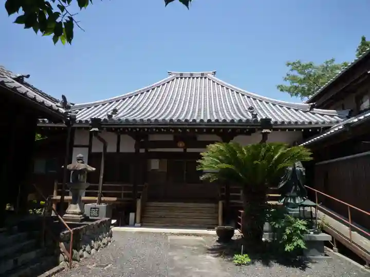 照光寺の本殿・本堂