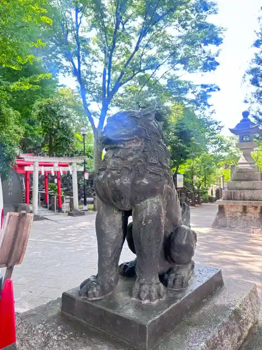 鳩森八幡神社の{uncategorized: "未分類", other: "その他", undefined: "問題あり", building: "その他建物", grave: "お墓", sacred_gate: "鳥居", guardian: "狛犬", statue: "像", buddha: "仏像", history: "歴史", nature: "自然", garden: "庭園", animal: "動物", pagoda: "塔", temizu: "手水舎", mountain_gate: "山門・神門", sanctuary: "本殿・本堂", subordinate: "末社・摂社", art: "芸術", scenery: "景色", jizo: "地蔵", ema: "絵馬", goshuin: "御朱印", omikuji: "おみくじ", items: "授与品その他", amulet: "お守り", goshuincho: "御朱印帳", eats: "食事", festival: "お祭り", votive_dance: "神楽", shichigosan: "七五三参", wedding: "結婚式", experience: "体験その他", initially: "初詣", around: "周辺", anti_infection: "感染症対策"}