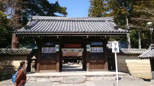 多田神社の山門