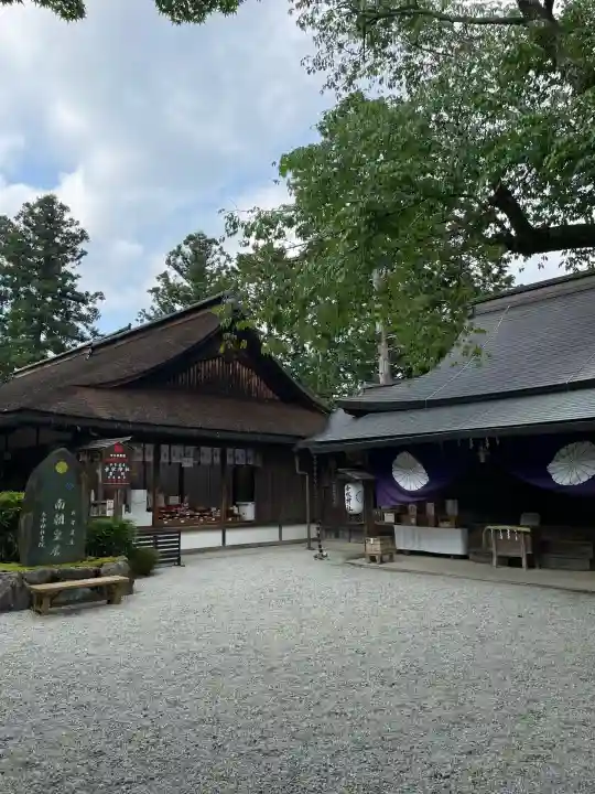 𠮷水神社(吉水神社)の{uncategorized: "未分類", other: "その他", undefined: "問題あり", building: "その他建物", grave: "お墓", sacred_gate: "鳥居", guardian: "狛犬", statue: "像", buddha: "仏像", history: "歴史", nature: "自然", garden: "庭園", animal: "動物", pagoda: "塔", temizu: "手水舎", mountain_gate: "山門・神門", sanctuary: "本殿・本堂", subordinate: "末社・摂社", art: "芸術", scenery: "景色", jizo: "地蔵", ema: "絵馬", goshuin: "御朱印", omikuji: "おみくじ", items: "授与品その他", amulet: "お守り", goshuincho: "御朱印帳", eats: "食事", festival: "お祭り", votive_dance: "神楽", shichigosan: "七五三参", wedding: "結婚式", experience: "体験その他", initially: "初詣", around: "周辺", anti_infection: "感染症対策"}