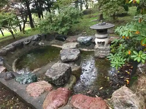 仁木神社の庭園