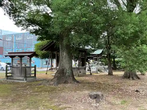 梵天神社の庭園