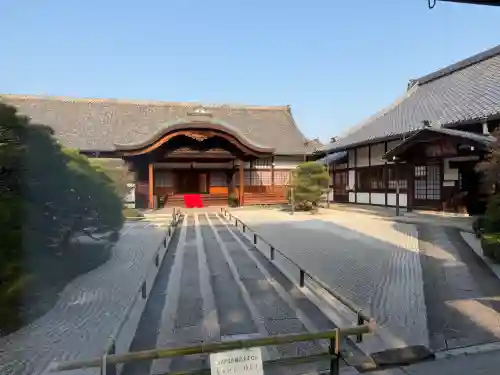 東寺（教王護国寺）の{uncategorized: "未分類", other: "その他", undefined: "問題あり", building: "その他建物", grave: "お墓", sacred_gate: "鳥居", guardian: "狛犬", statue: "像", buddha: "仏像", history: "歴史", nature: "自然", garden: "庭園", animal: "動物", pagoda: "塔", temizu: "手水舎", mountain_gate: "山門・神門", sanctuary: "本殿・本堂", subordinate: "末社・摂社", art: "芸術", scenery: "景色", jizo: "地蔵", ema: "絵馬", goshuin: "御朱印", omikuji: "おみくじ", items: "授与品その他", amulet: "お守り", goshuincho: "御朱印帳", eats: "食事", festival: "お祭り", votive_dance: "神楽", shichigosan: "七五三参", wedding: "結婚式", experience: "体験その他", initially: "初詣", around: "周辺", anti_infection: "感染症対策"}