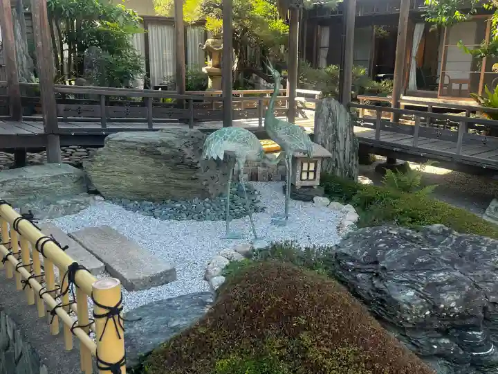 円明寺の{uncategorized: "未分類", other: "その他", undefined: "問題あり", building: "その他建物", grave: "お墓", sacred_gate: "鳥居", guardian: "狛犬", statue: "像", buddha: "仏像", history: "歴史", nature: "自然", garden: "庭園", animal: "動物", pagoda: "塔", temizu: "手水舎", mountain_gate: "山門・神門", sanctuary: "本殿・本堂", subordinate: "末社・摂社", art: "芸術", scenery: "景色", jizo: "地蔵", ema: "絵馬", goshuin: "御朱印", omikuji: "おみくじ", items: "授与品その他", amulet: "お守り", goshuincho: "御朱印帳", eats: "食事", festival: "お祭り", votive_dance: "神楽", shichigosan: "七五三参", wedding: "結婚式", experience: "体験その他", initially: "初詣", around: "周辺", anti_infection: "感染症対策"}